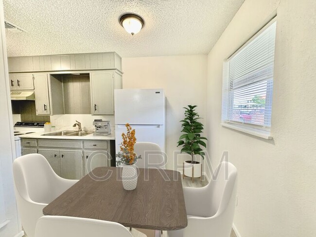 Building Photo - 1105 52nd St