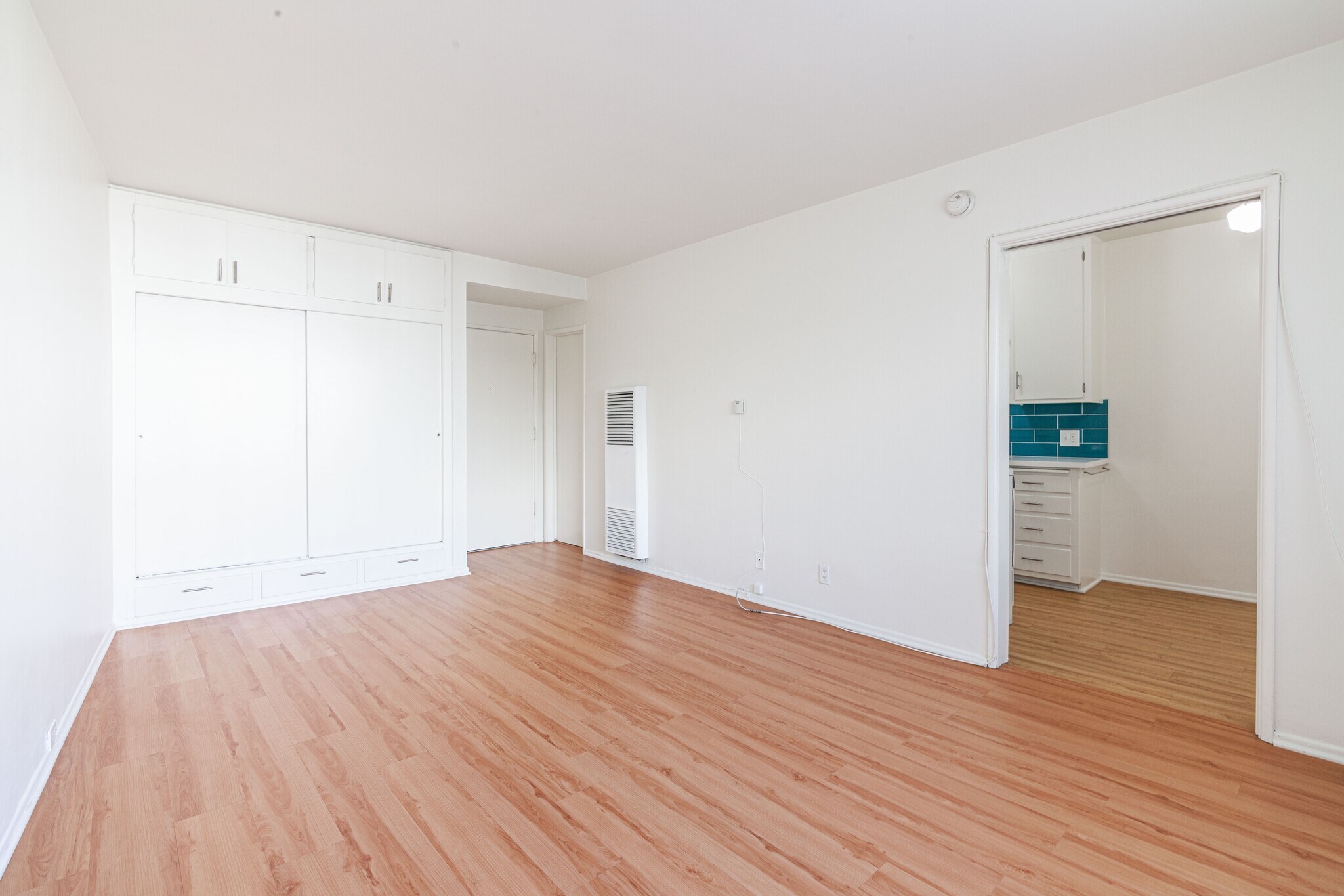 Building Photo - 667 Levering Ave