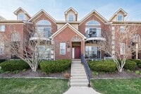 Building Photo - 120 W Oakbrook Dr
