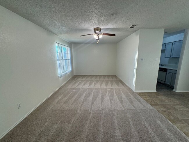 Building Photo - SE 4th St #103