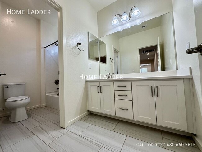 Building Photo - 3133 N Loma Vista