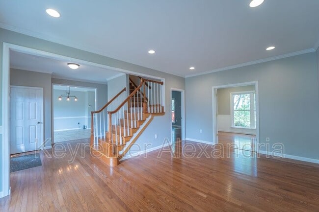 Building Photo - 13183 Oak Farm Dr