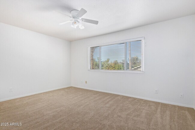 Building Photo - 2522 S Mulberry