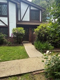 Building Photo - 415 Clubhouse Ct