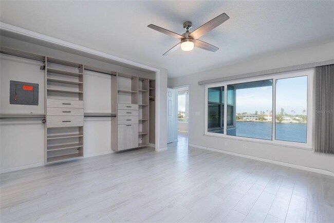 Building Photo - 770 Island Way