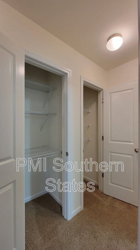 Building Photo - 31 Moorlyn Ln