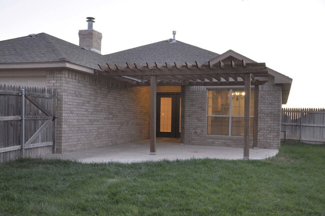 Building Photo - 8102 Vail Drive