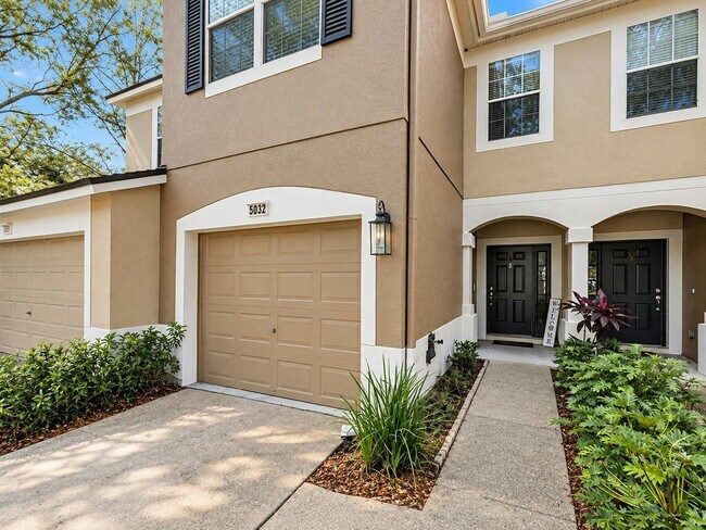 Building Photo - 5032 Pond Ridge Dr