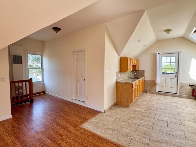 Building Photo - 180 Funston Ave