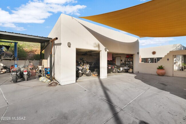 Building Photo - 221 Pso Tamex