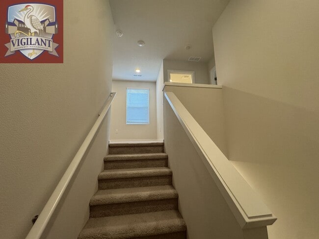 Building Photo - 3 Bedroom home