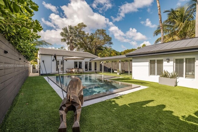 Building Photo - 901 NW 7th Street Rd