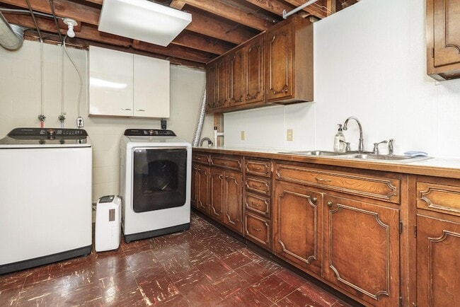 Building Photo - 55 S Merkle Rd