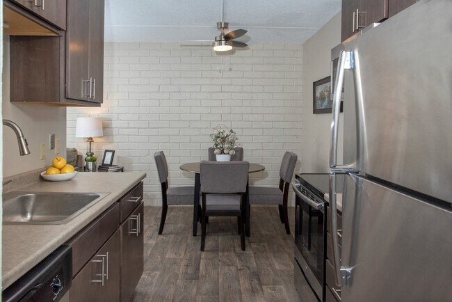 Remodeled Apartment - Meadowview Apartments