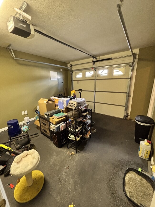 Building Photo - 864 Tremont St