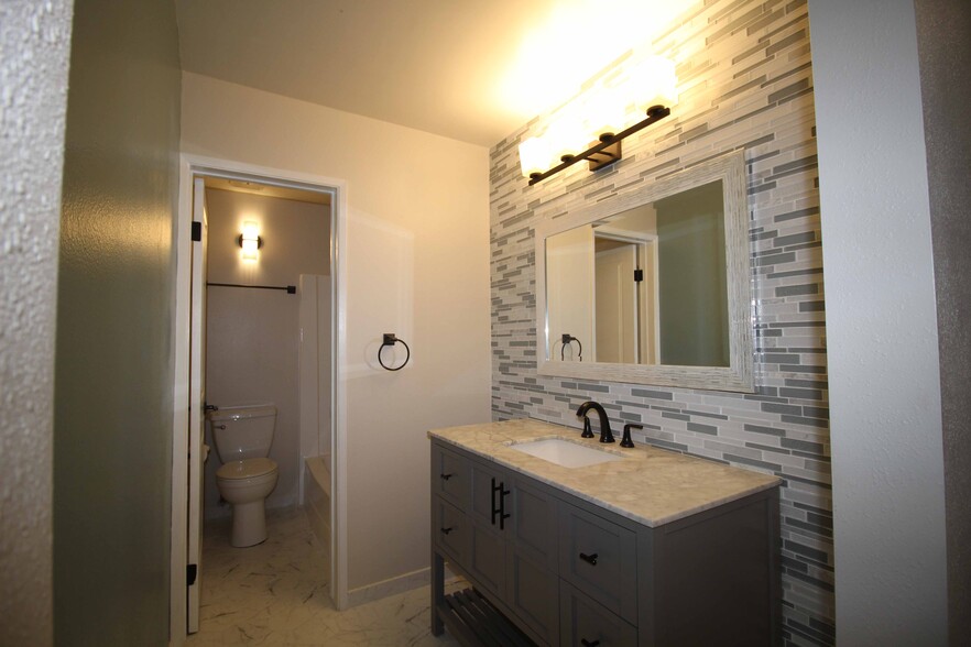 Building Photo - 4879 Collwood Blvd