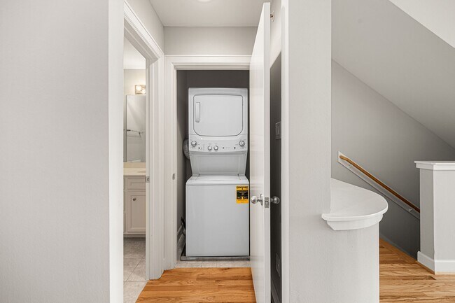 Building Photo - 7650 Springhill St