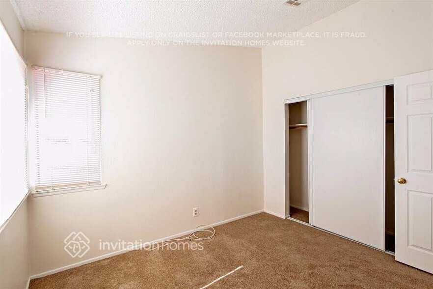 Building Photo - 610 E Eldorado Ln