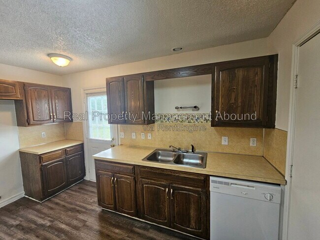 Building Photo - 8009 N 117th E Ave
