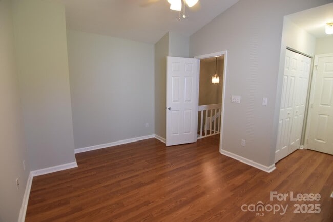 Building Photo - 8220 Golf Ridge Dr