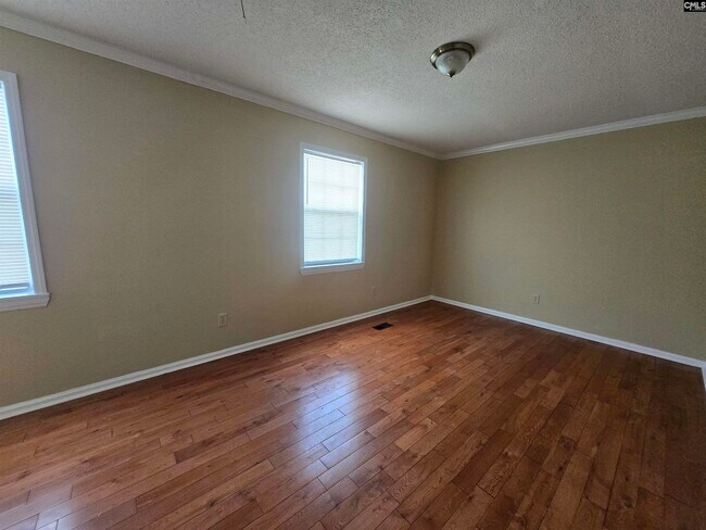 Building Photo - 208 Sagamare Rd