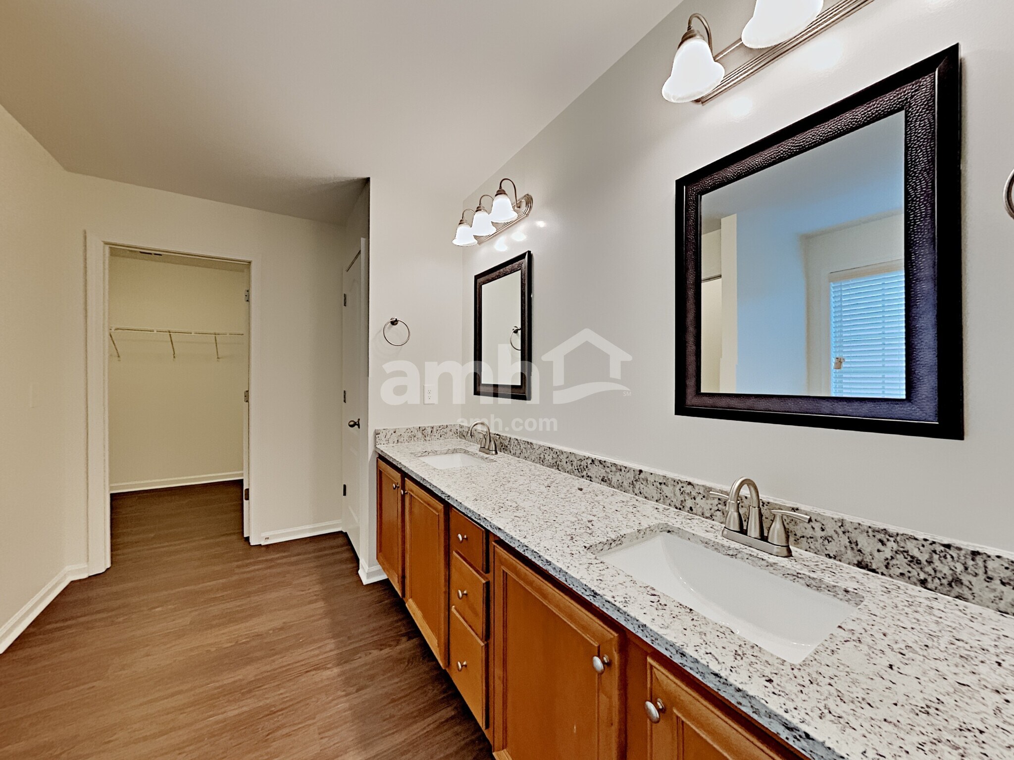 Building Photo - 3199 Arbor Oaks Dr SW