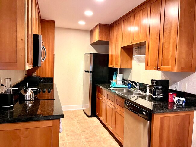 Building Photo - 8604 Via Mallorca