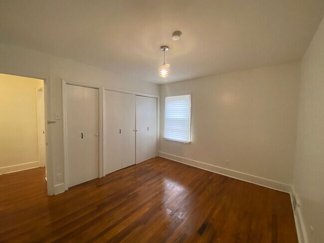 Building Photo - 313 Myles Ave