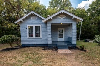 Building Photo - 621 Park Cir