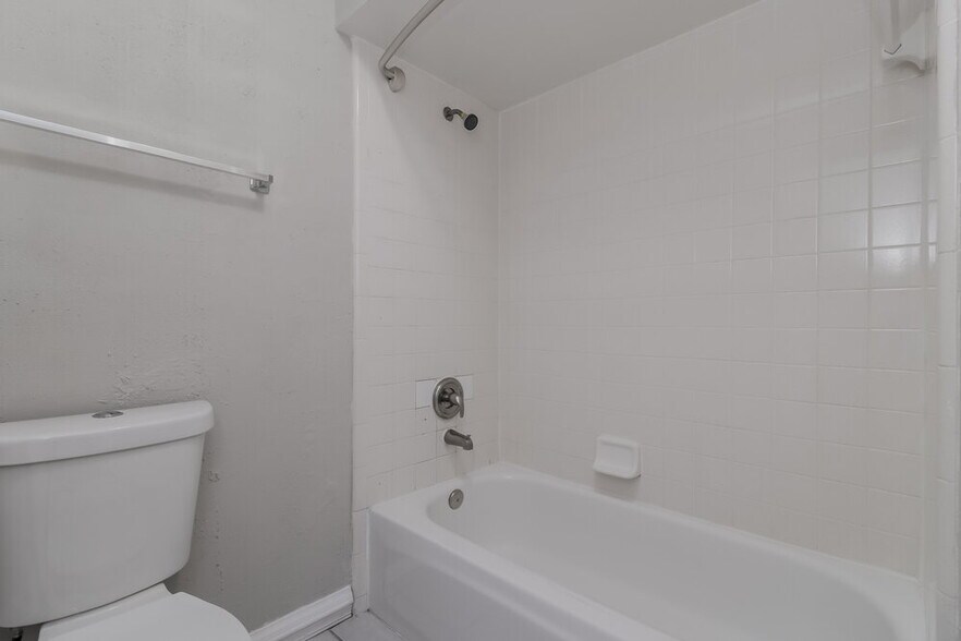 Building Photo - 5437 Wauchula Ct