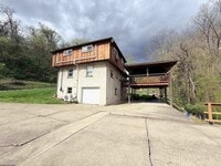 Building Photo - Large 4 Bedroom Home Near WVU, Hospitals & Downtown Morgantown