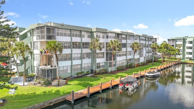 Building Photo - 2741 Taft St