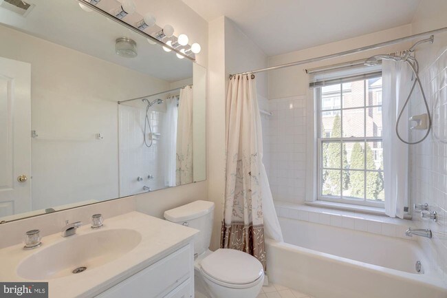 Building Photo - 3925 Ivy Terrace Ct NW