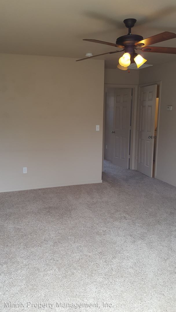 Building Photo - 2801 Mable Dr