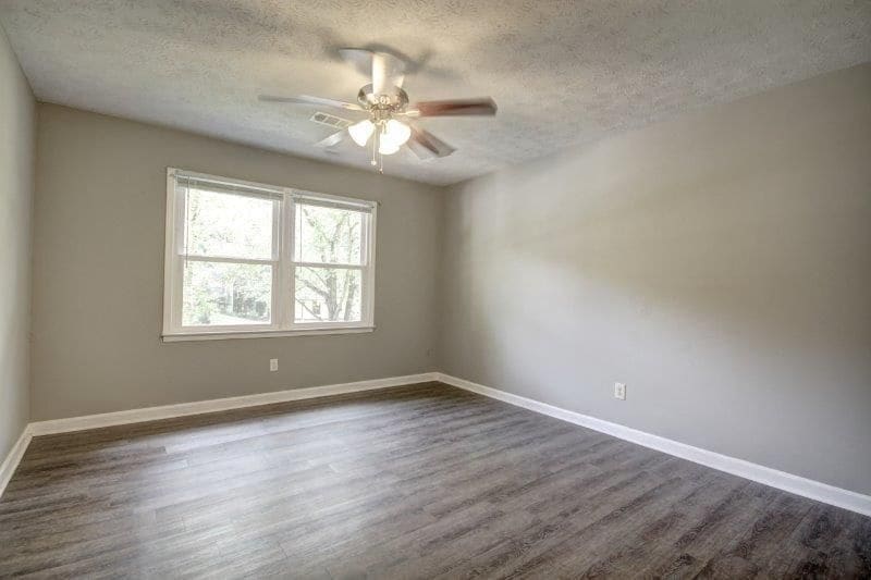 Building Photo - 2450 Horseshoe Bend Rd