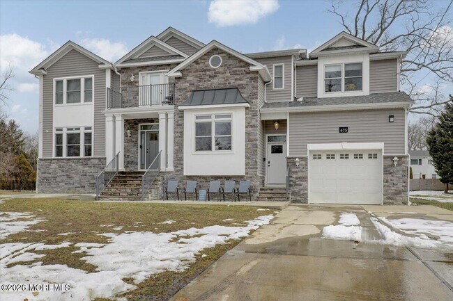 Building Photo - 475 Monmouth Pl