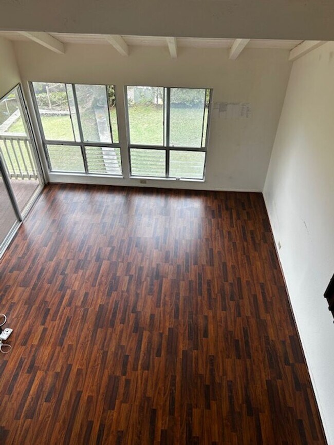 Building Photo - Available now -Mariner's Ridge 4 bedroom /...