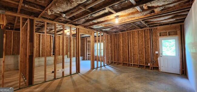 Building Photo - 525 Twelve Oaks Dr
