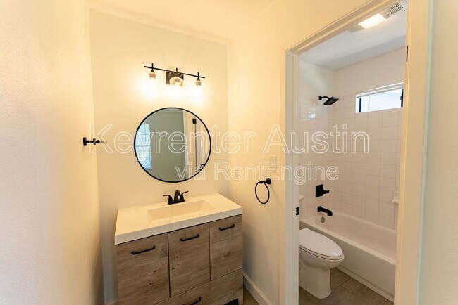 Building Photo - 9409 Meadow Vale