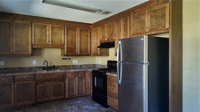 Building Photo - 108 Gatewood Dr