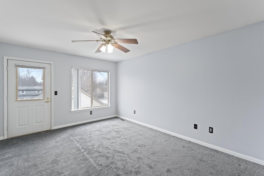 Building Photo - 512 W 12 Mile Rd