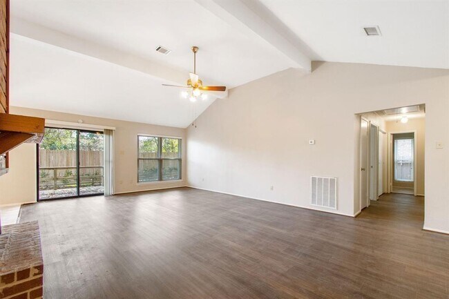 Building Photo - 108 N Deerfoot Cir