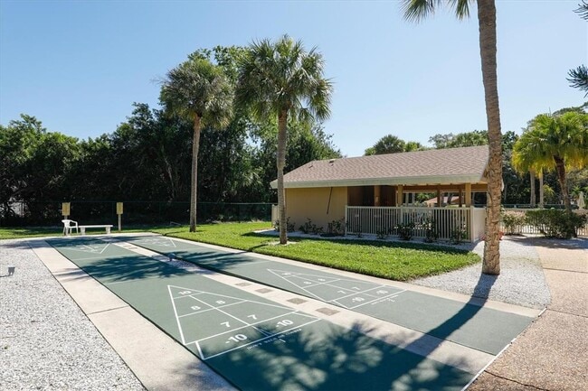 Building Photo - 5051 Village Garden Dr