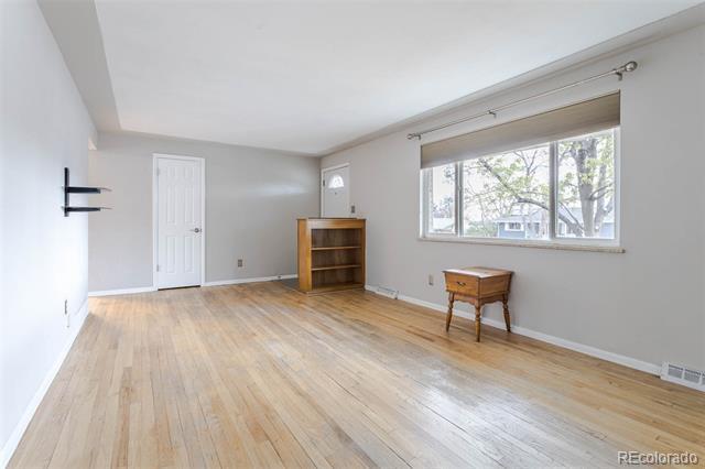 Building Photo - 755 Braun St