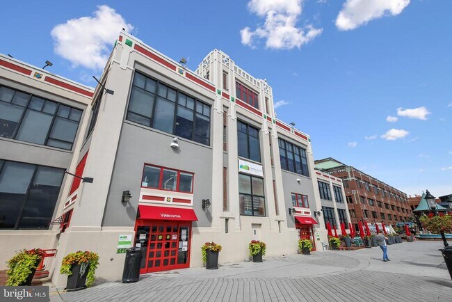 Building Photo - 115 N Lee St