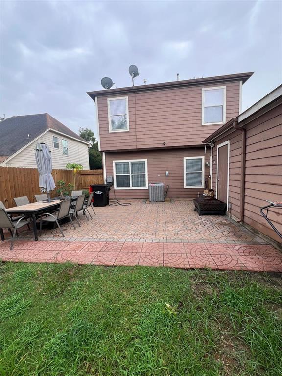 Building Photo - 18710 Sandelford Dr