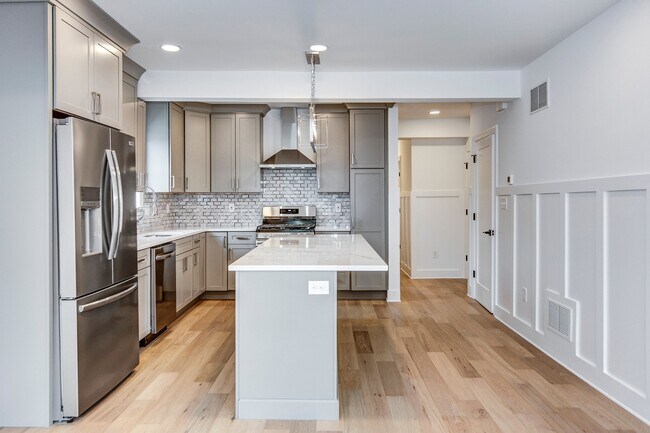 Building Photo - 13 Wilkins Ave