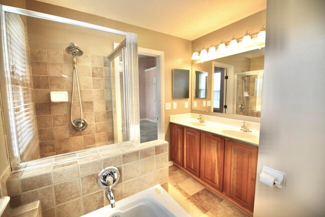 Building Photo - 7543 Ashley Meadow Dr