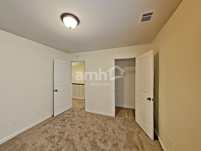 Building Photo - 125 Kingland St