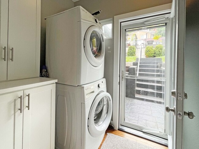 Building Photo - COMING SOON!! Gorgeous Upgraded Home In Glassell Park Area